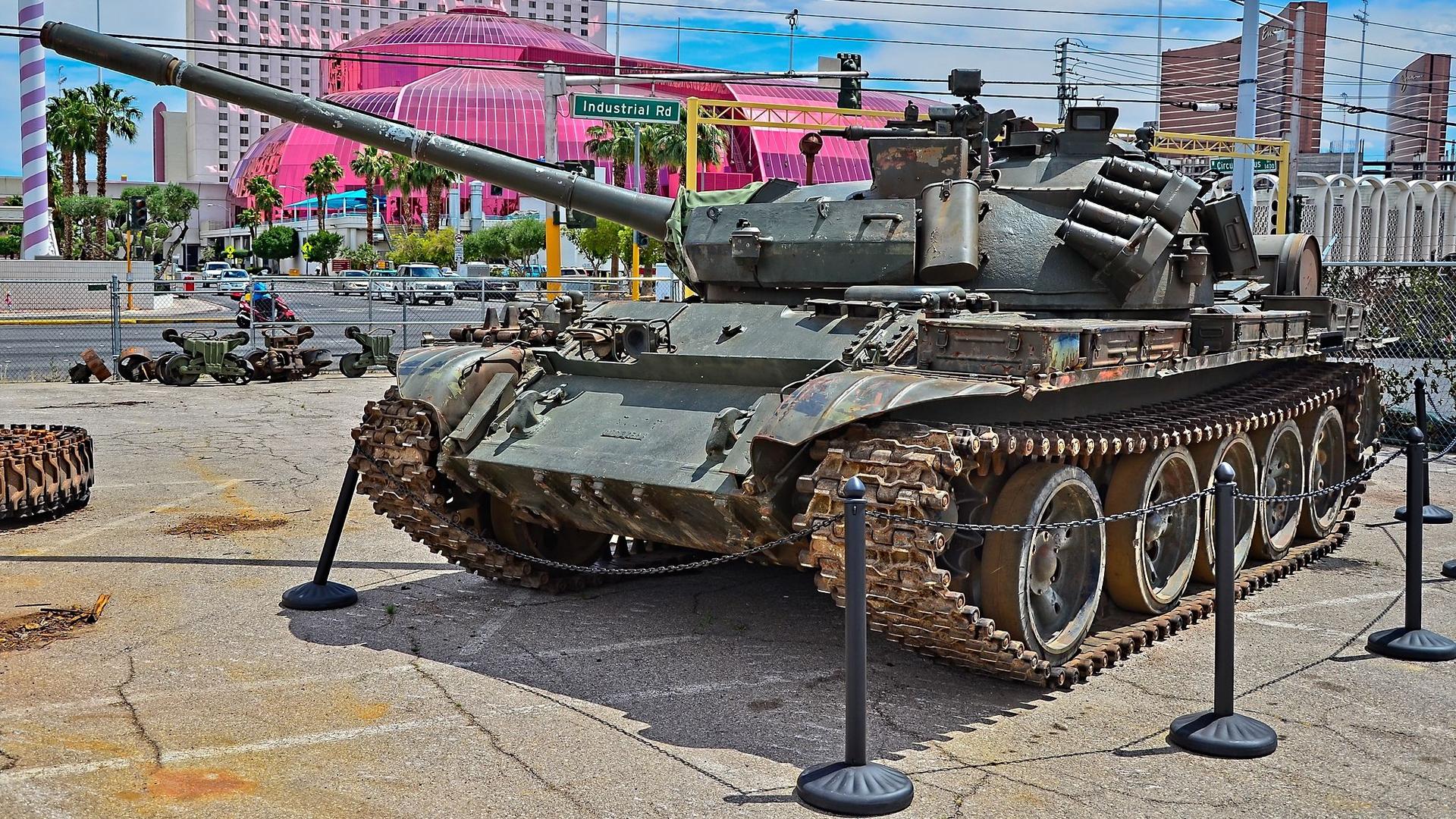 25+ Things to Do Near Nellis AFB in Las Vegas
