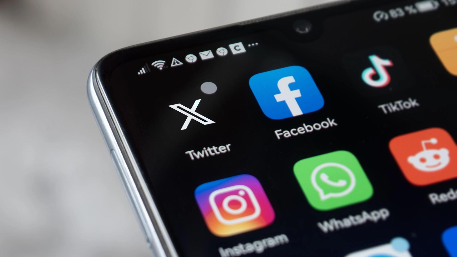 Army Leadership Centralizes Social Media Accounts in Sweeping New Directive